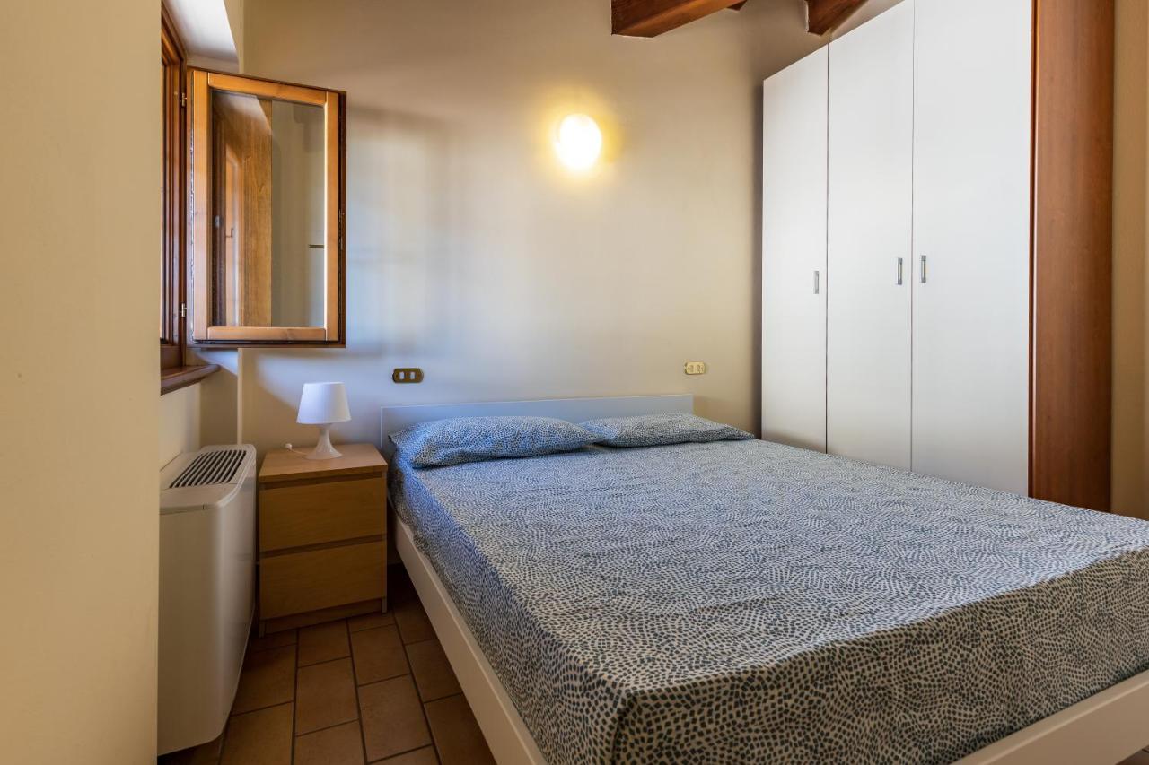 Il Casale Lonato - By Host4U Aparthotel Exteriör bild