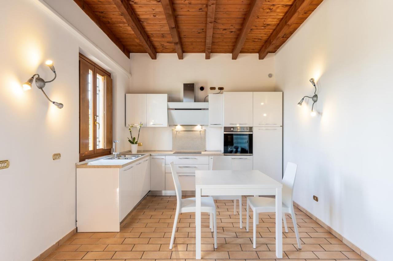 Il Casale Lonato - By Host4U Aparthotel Exteriör bild