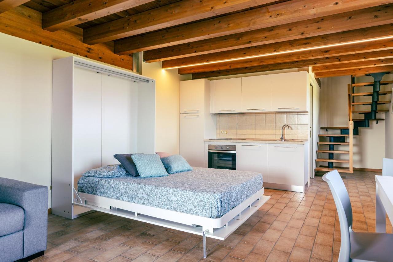 Il Casale Lonato - By Host4U Aparthotel Exteriör bild